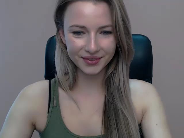 Live sex webcam photo for SweettDrream #270954948