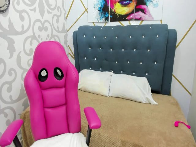 Live sex webcam photo for A_nastasia #270963159