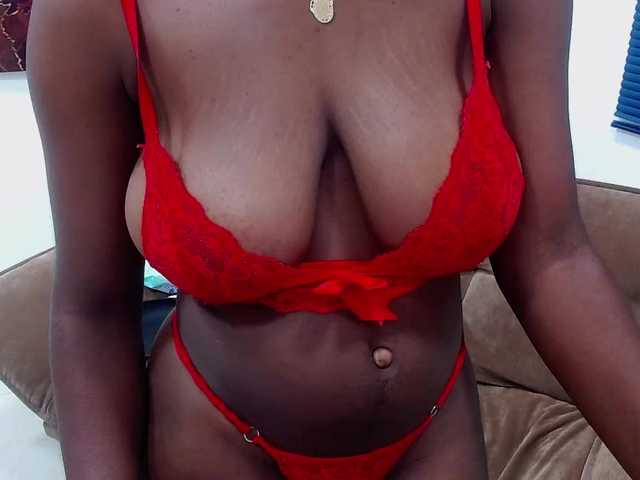 Live sex webcam photo for RoxyVelvet #270948682