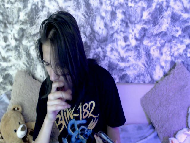 Live sex webcam photo for FoundError404 #270950924