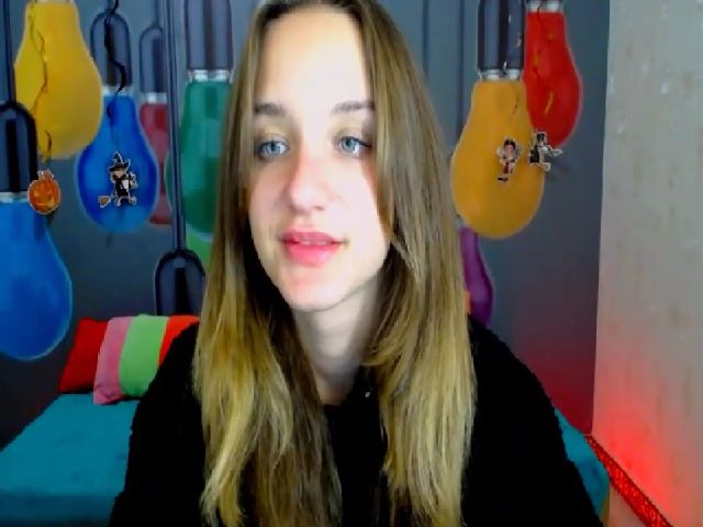 Live sex webcam photo for Tessa_Hot #270951421