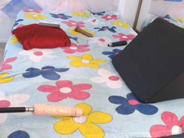 Live sex webcam photo for Arcoiris06 #270953934