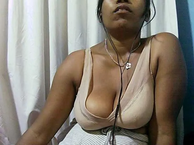 Live sex webcam photo for MIRANDAW #270953523