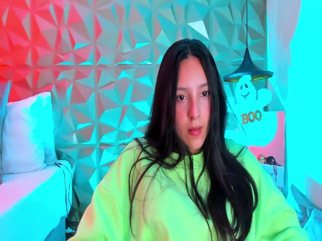 Live sex webcam photo for Vallerielong #270951418