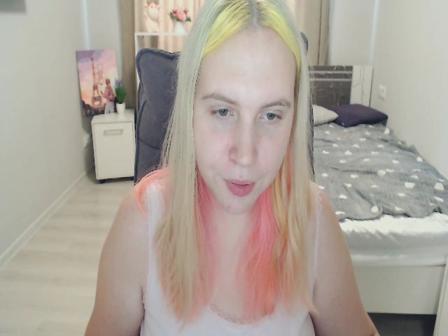 Live sex webcam photo for SweetnessLucy #270956278
