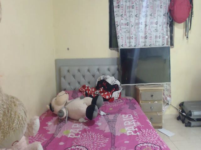 Live sex webcam photo for Lalu95 #270950714