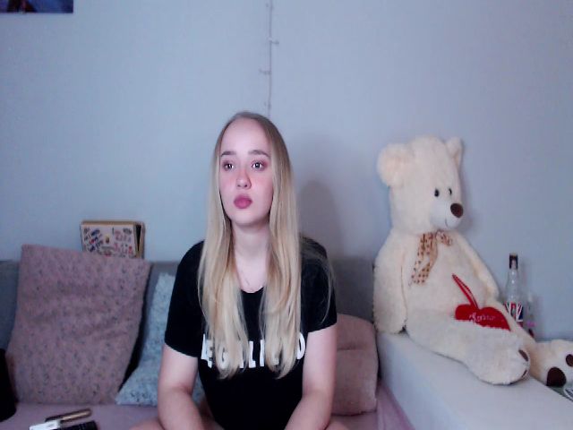 Live sex webcam photo for MercedesRay #270954534