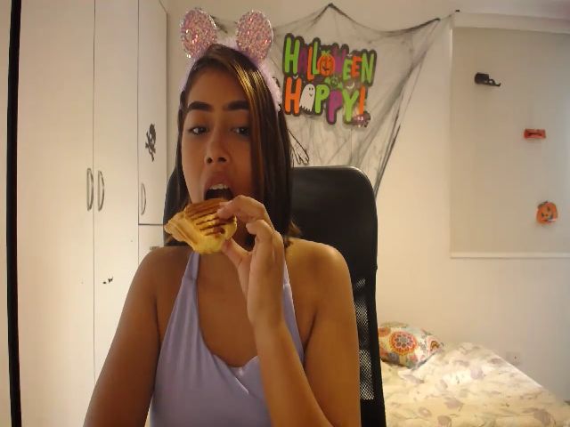 Live sex webcam photo for ly_lucy #270958846
