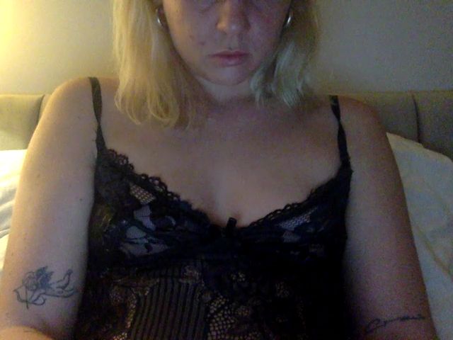 Live sex webcam photo for Blondezoe1 #270964412