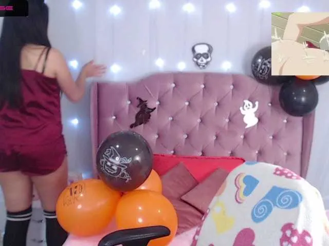 Live sex webcam photo for zelda-19 #270957886