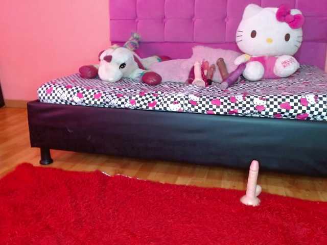 Live sex webcam photo for april-Q1 #270962482