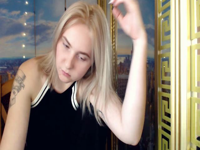 Live sex webcam photo for HannaLismont #270950763