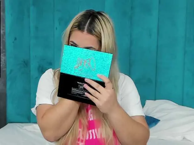 Live sex webcam photo for LarissRose #270953667