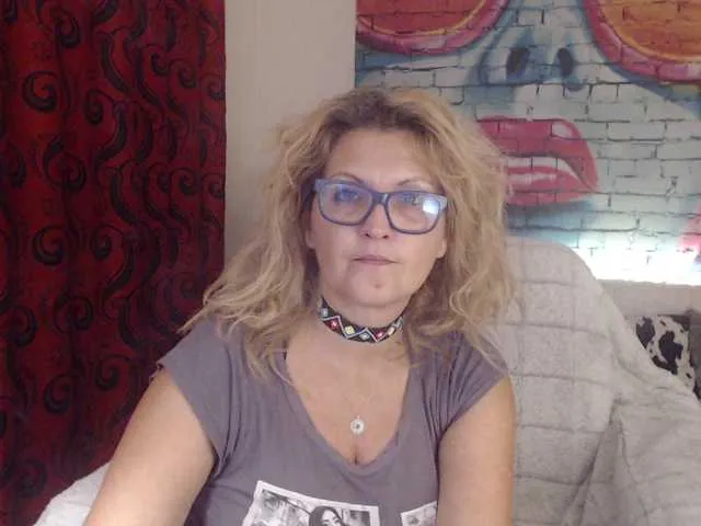 Live sex webcam photo for DivineBlond #287956754