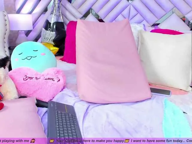 Live sex webcam photo for PaulinRoss #270979465