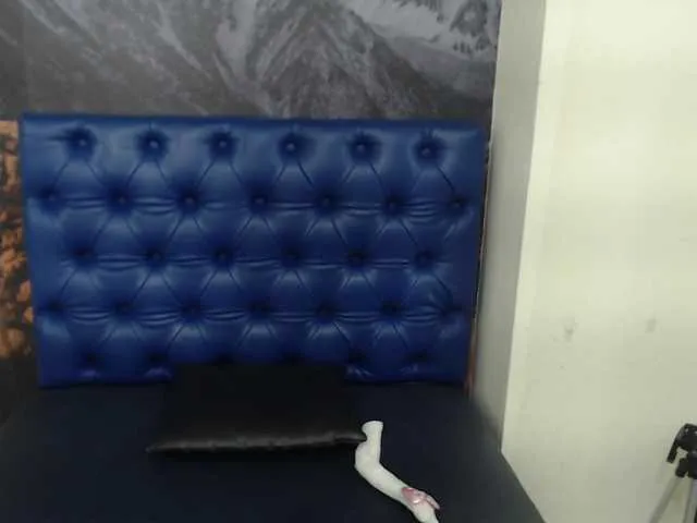 Live sex webcam photo for cleoW #270975671