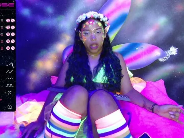 Live sex webcam photo for Angeluxxx #270981246