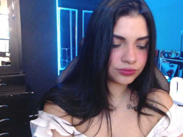 Live sex webcam photo for lolaastars1 #270972186