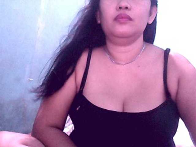 Live sex webcam photo for wildmom4u #270976175