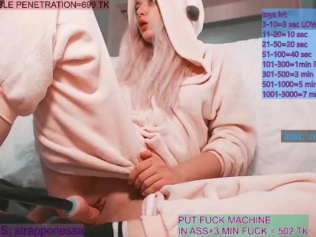 Live sex webcam photo for i-fuckmachine #270974924