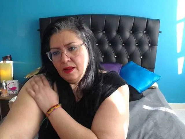 Live sex webcam photo for candystorm01 #270976120