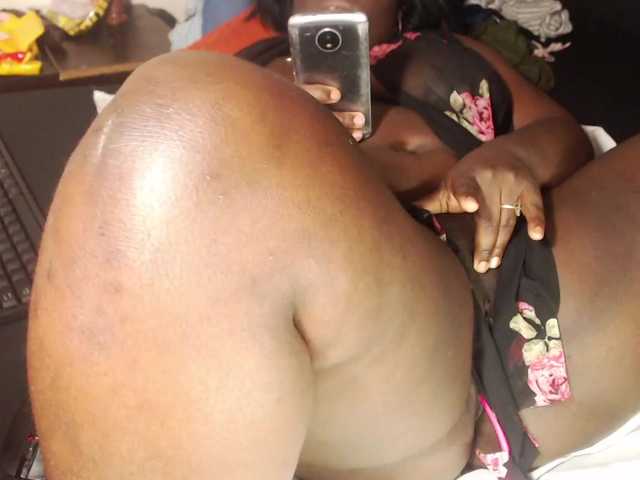 Live sex webcam photo for EbonySexxx #270966747