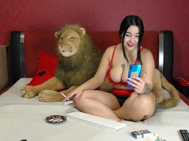 Live sex webcam photo for JessyStar2 #270975908