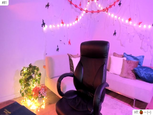 Live sex webcam photo for FIRE_ICE_EMMA #270970509