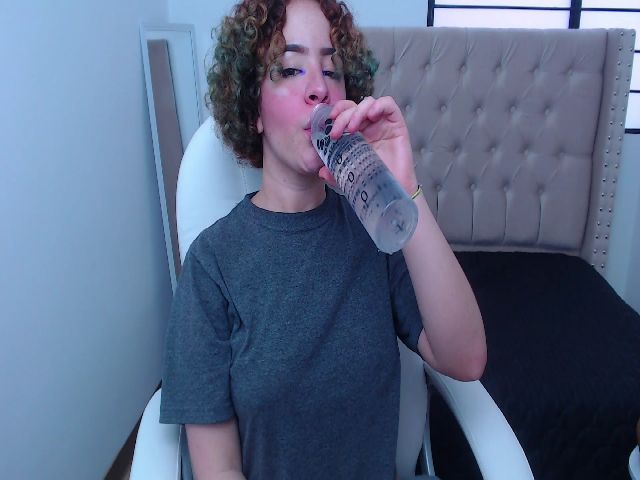 Live sex webcam photo for Tattiana_love #270981745