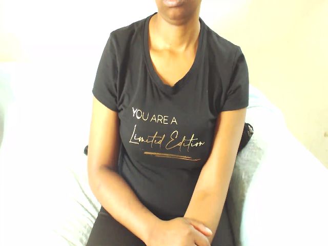 Live sex webcam photo for KissMoline #270970861