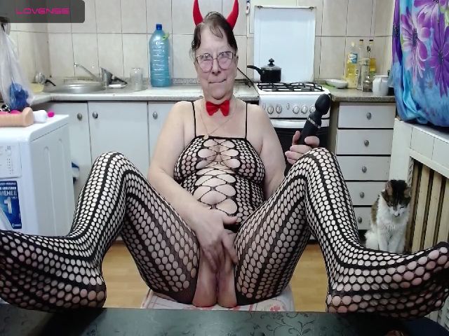 Live sex webcam photo for ature_Hot_ #270983685