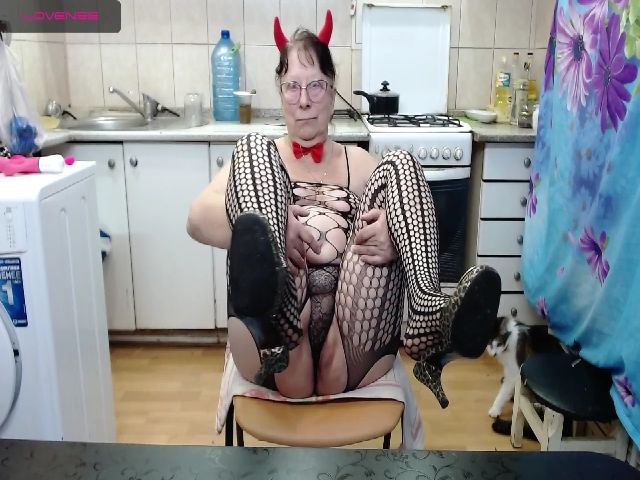 Live sex webcam photo for ature_Hot_ #270984274