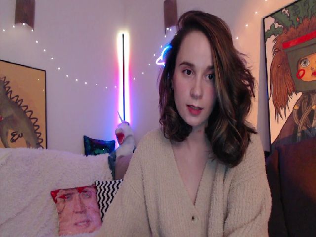 Live sex webcam photo for LizzyPeach #270983194
