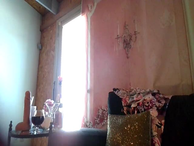 Live sex webcam photo for MistressLena #270979010