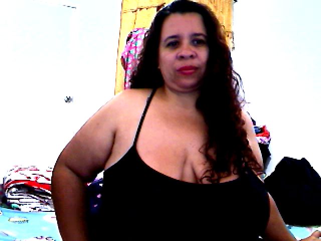 Live sex webcam photo for LatinaBigAss4 #270968661