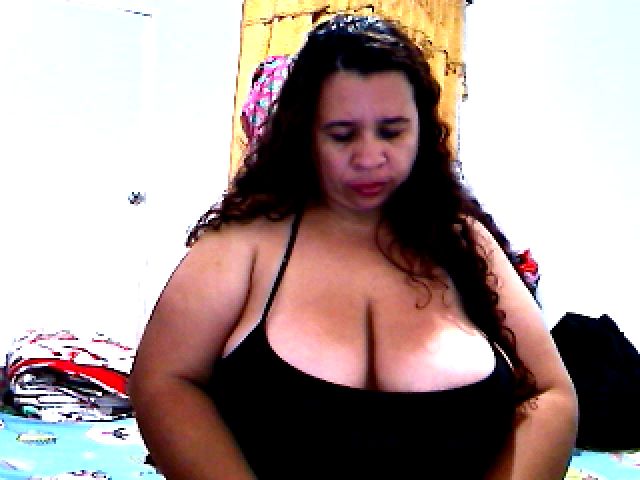 Live sex webcam photo for LatinaBigAss4 #270968745
