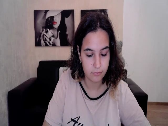 Live sex webcam photo for Erin_Holmes #270974696
