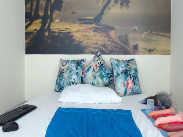 Live sex webcam photo for AikoTailor #287876772