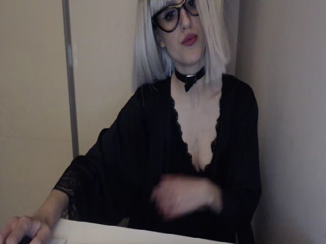 Live sex webcam photo for GoddessKasyia #270979174