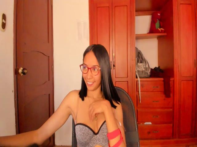 Live sex webcam photo for CHANEL_FOXY #270981927