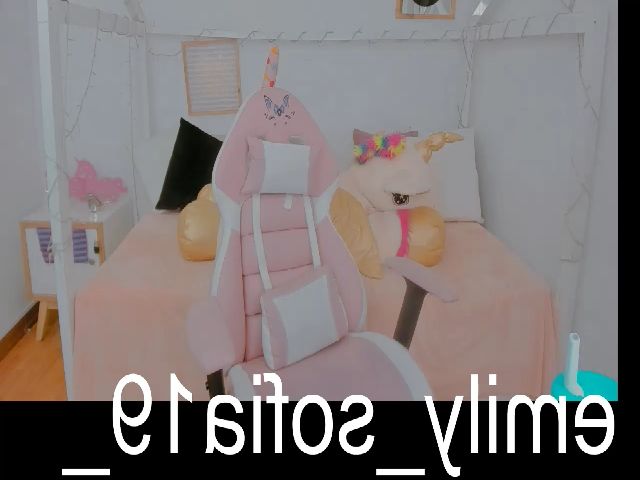 Live sex webcam photo for Emily_sofia1 #270970486
