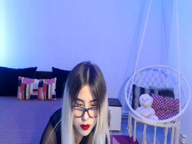 Live sex webcam photo for Kamilla_Wow #270976708