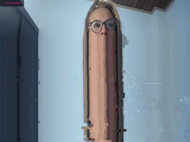 Live sex webcam photo for Lunahot48 #270968410