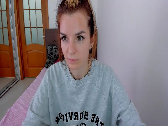 Live sex webcam photo for KarenFinger #270970212