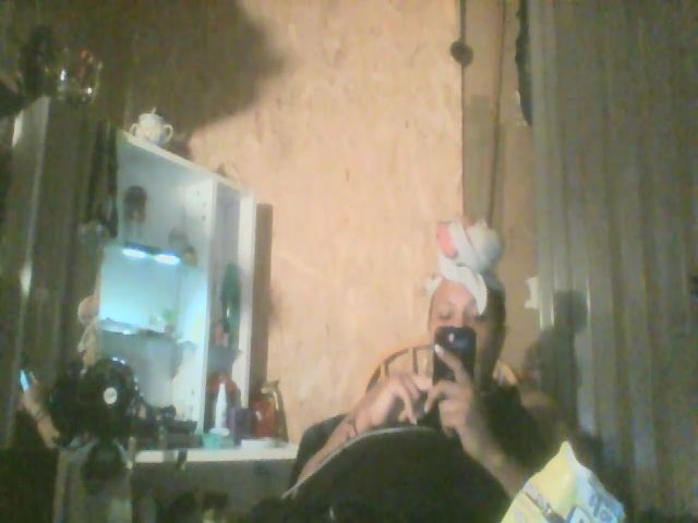 Live sex webcam photo for LailaRedd19 #270983576