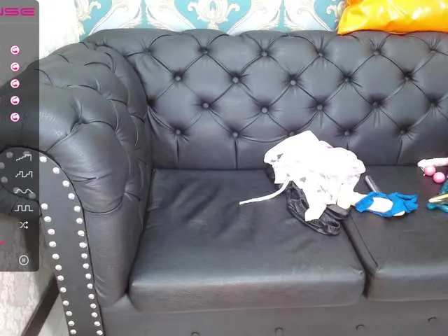 Live sex webcam photo for ScarletMora #270967846