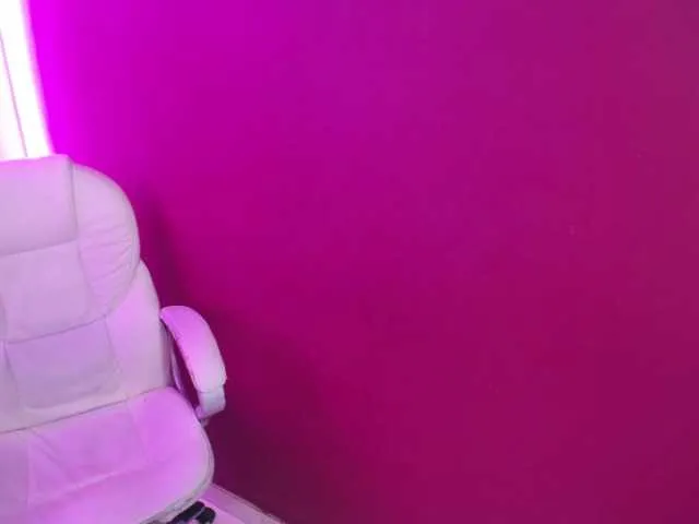 Live sex webcam photo for stephaa #270972262