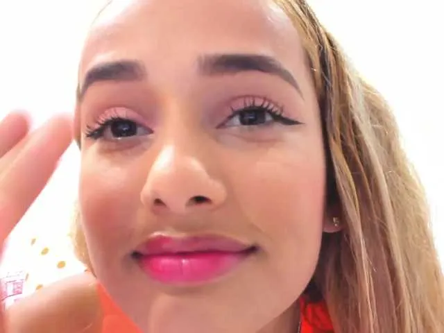 Live sex webcam photo for latincarlahot #270971219