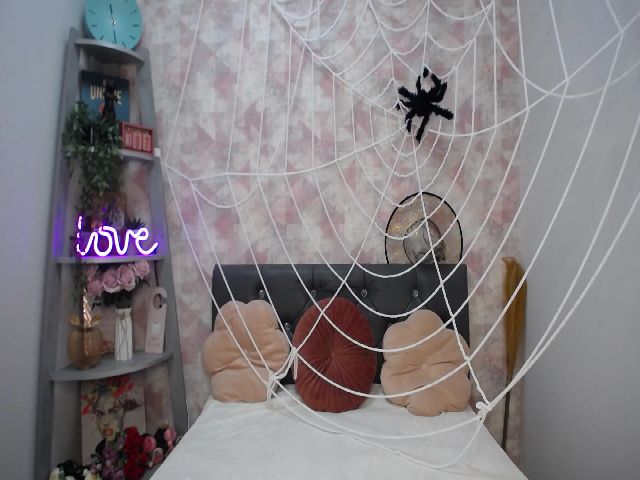 Live sex webcam photo for GiaVegas #270981613