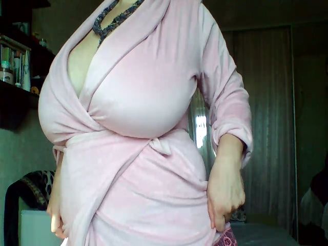 Live sex webcam photo for Huge_nipple8 #270973668